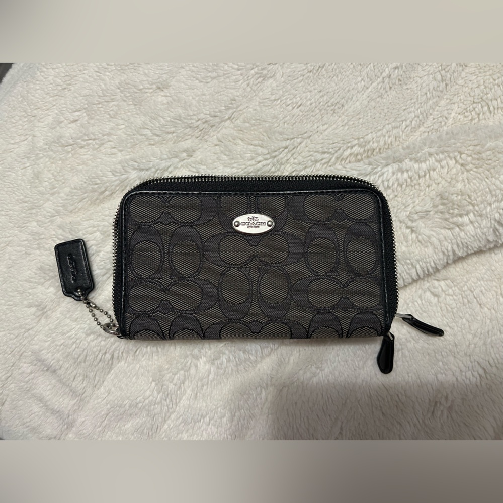 Coach Wallet - Picture 2 of 5